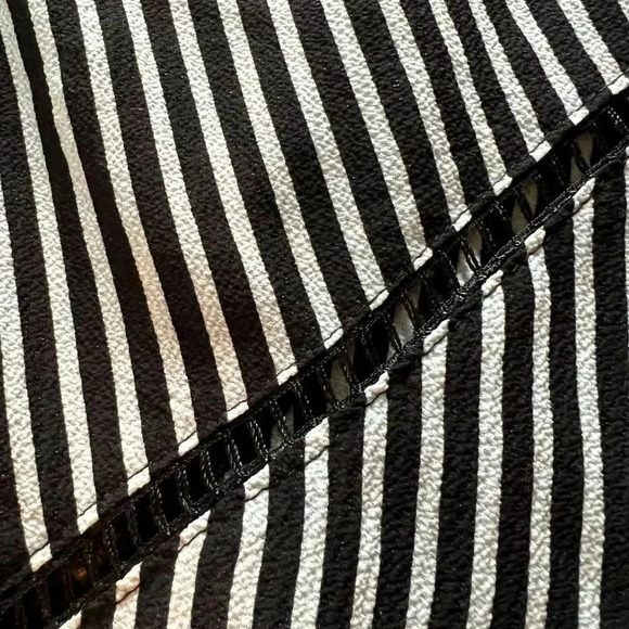 XHILARATION BLACK &White Striped oversized short sleeve peasant top size medium - Picture 2 of 8